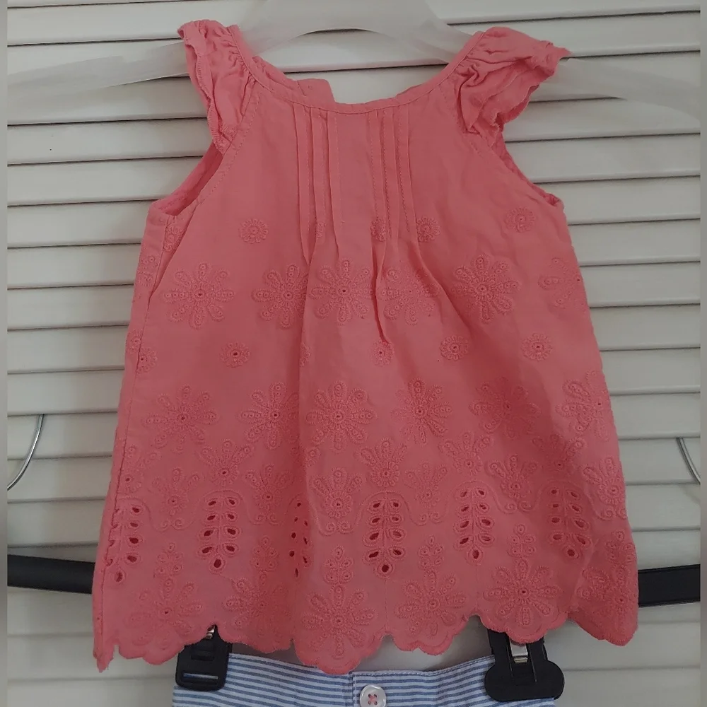 🎁 10/$25- tank and shorts; eyelit top with striped shorts,  3-6 months